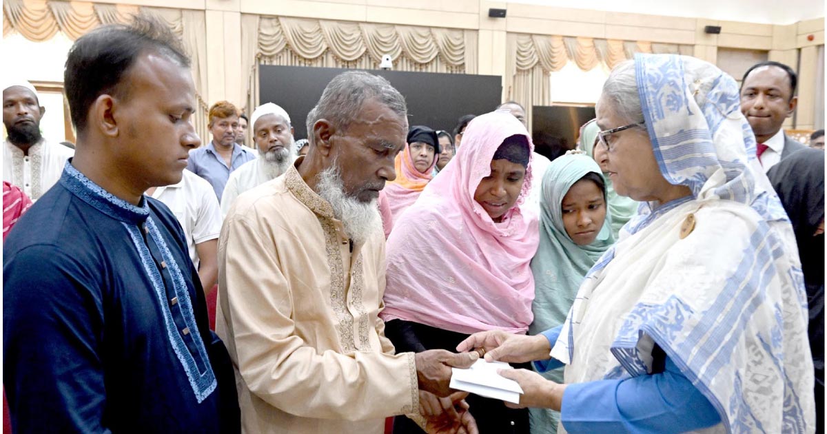 PM meets families of those who killed in violence