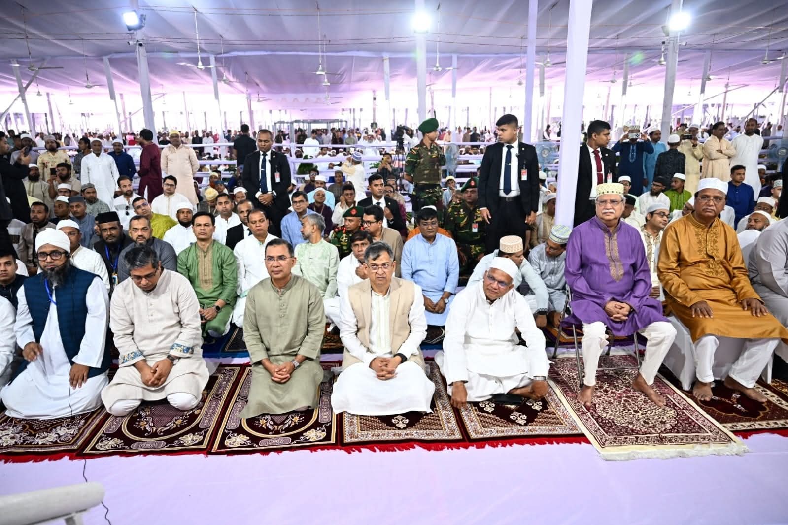 President, PM offer Eid prayers at National Eidgah