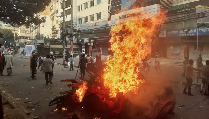 অগ্নি-সন্ত্রাসীদের ধরিয়ে দিলেই ২০ হাজার টাকা