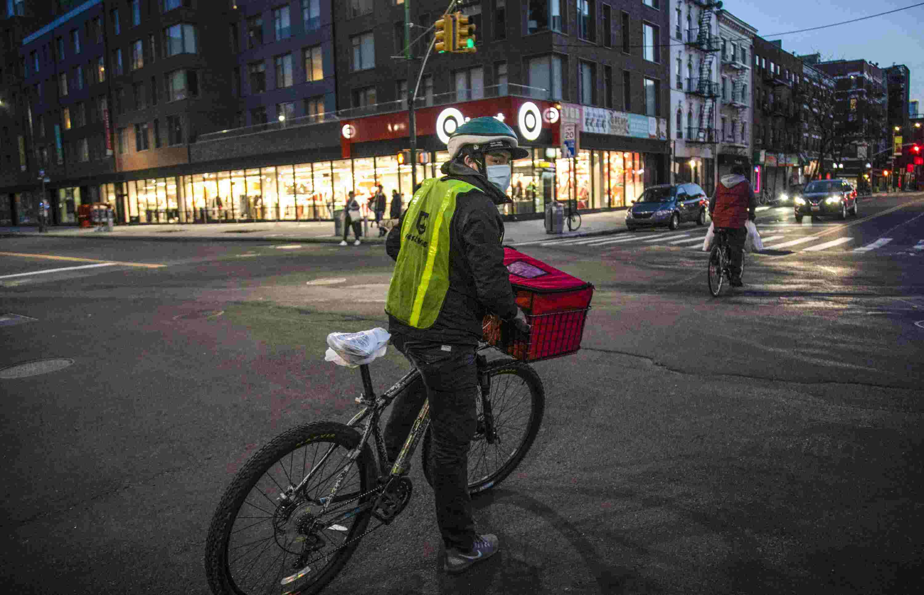 New York City announces minimum wage for app food delivery workers