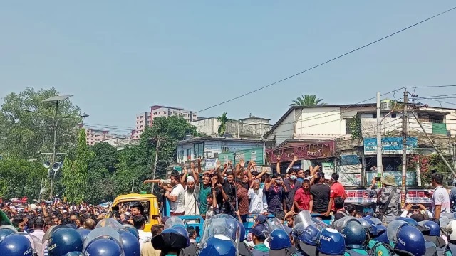 ‘এই সরকারের অধীনে কোনো নির্বাচন করতে দেওয়া হবে না’