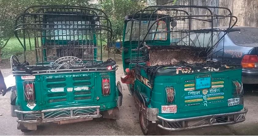 2 auto-rickshaws torched in Feni amid 48-hr blockade