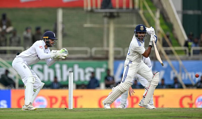 England bowl out India for 307, lead by 46 runs