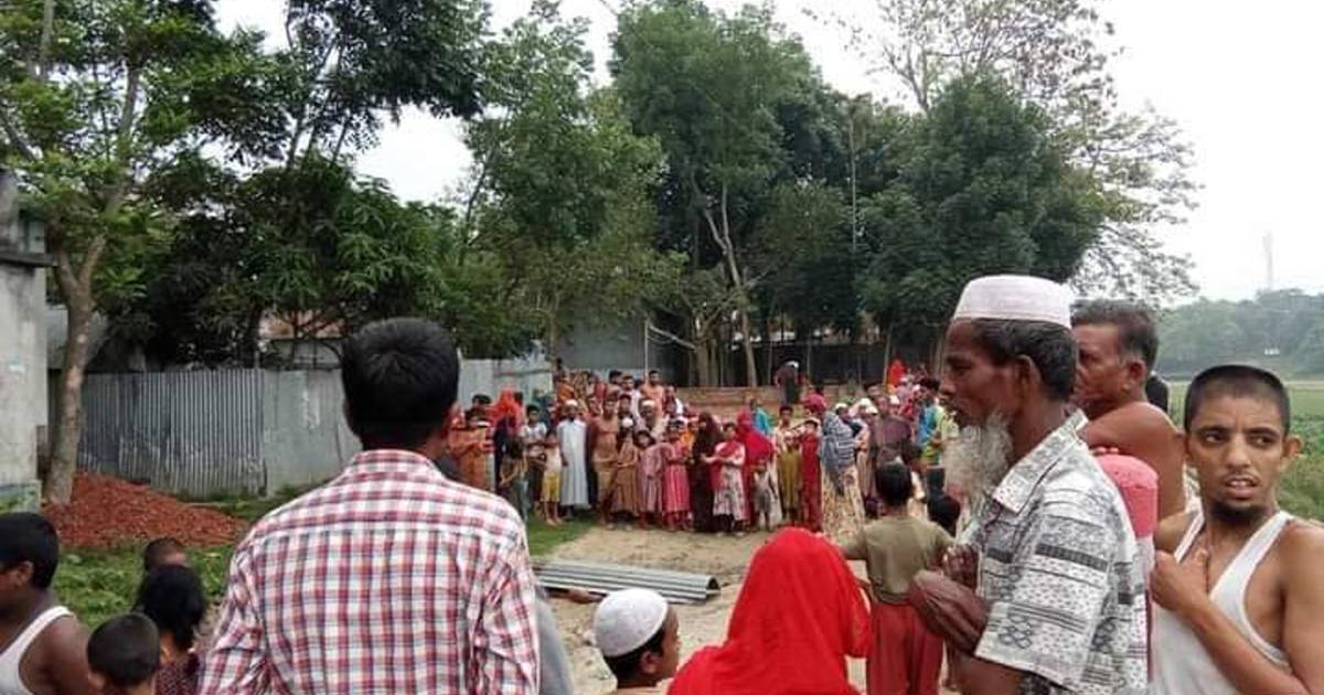 ফজরের ওয়াক্তে কুকুরের হামলায় মুসল্লি নিহত