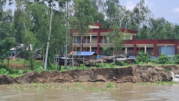 Flood situation worsens in Kurigram as water levels of all rivers rising