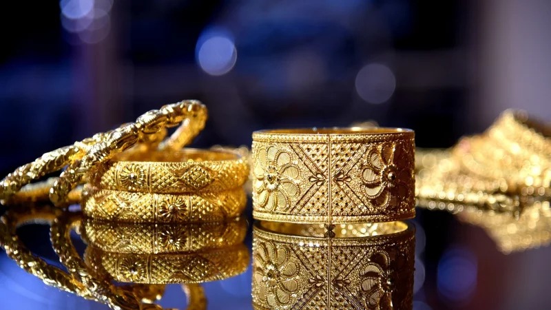 Gold hits record Tk 106,376 per bhori