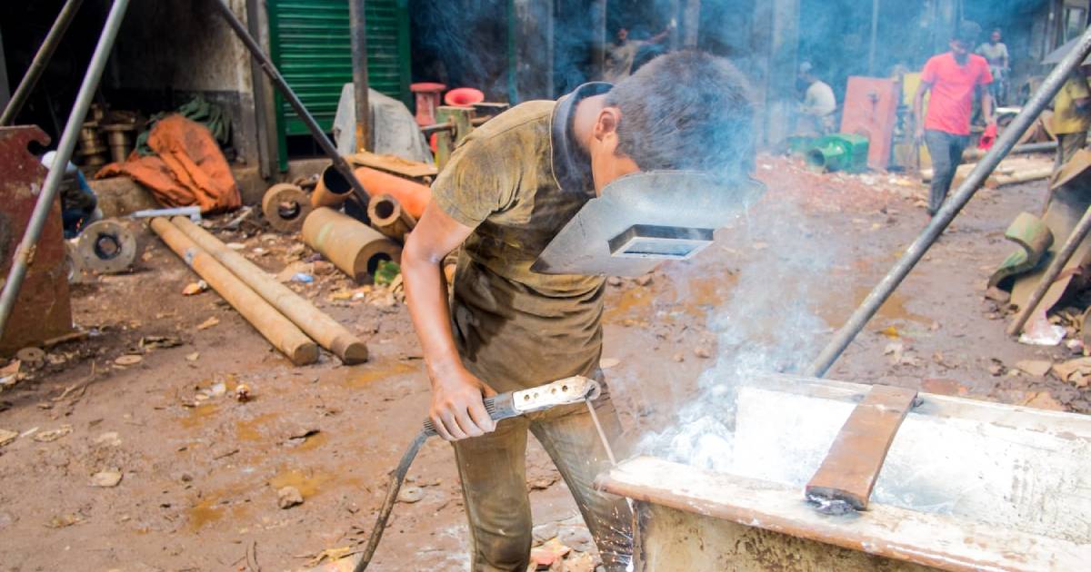 শ্রমজীবীদের অধিকার আদায়ের দিন আজ