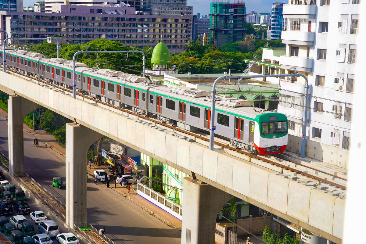 Metro rail services resume after about an hour of suspension