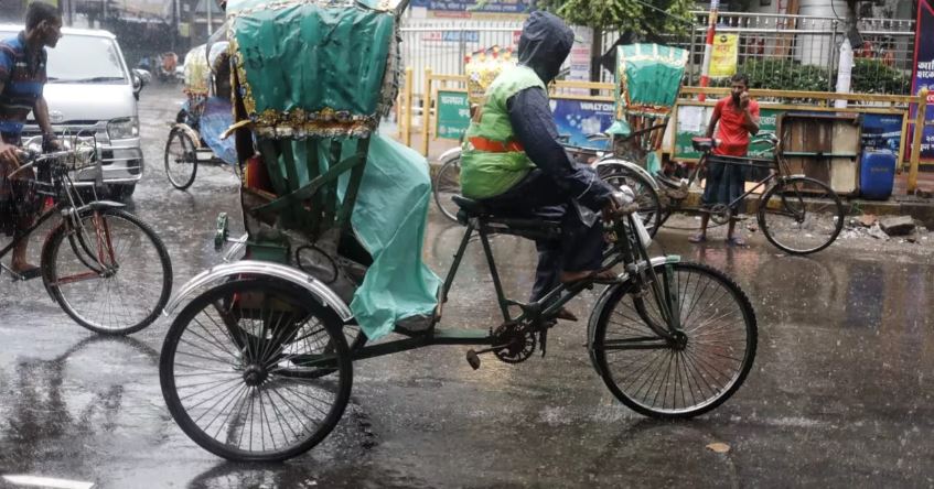 Short-lived rain brings inadequate relief from sweltering heat in Dhaka