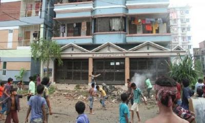 Police, locals clash in Banasree over death of domestic worker