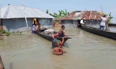 Hundreds of thousands marooned in Sylhet, Kurigram floods