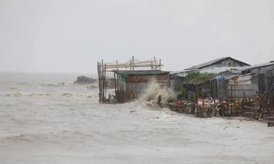 Cyclone Remal leaves 10 dead
