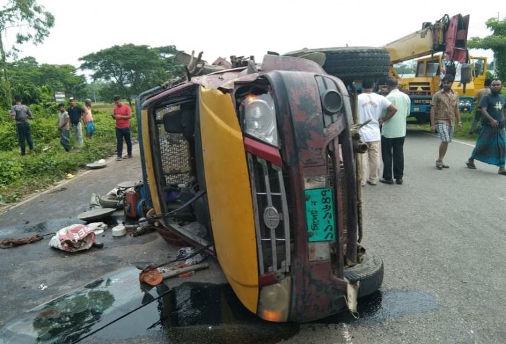 Truck driver arrested over Sylhet road accident that killed 15