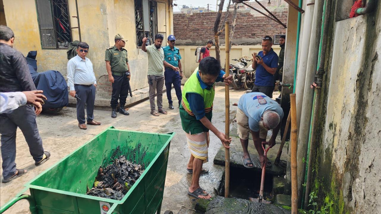 মৌসুম শুরুর আগেই ঢাকা দক্ষিণ সিটির মশক নিধন অভিযান