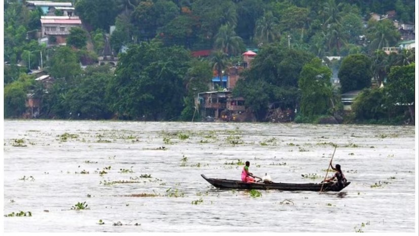 আসামে বন্যা পরিস্থিতির অবনতি, প্রাণ গেল আরও ১৫ জনের