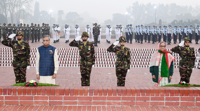 President, PM pay tributes to war heroes on Victory Day