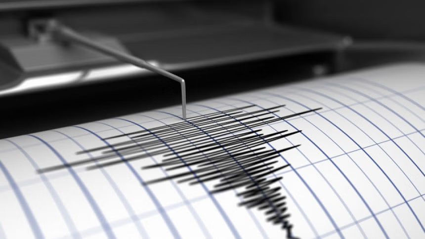 800 earthquakes rock Iceland within 14 hours