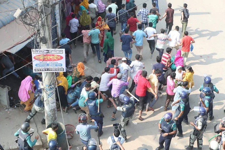 গাজীপুরে আবারও শ্রমিকবিক্ষোভ, ৫০টির বেশি কারখানা বন্ধ ঘোষণা