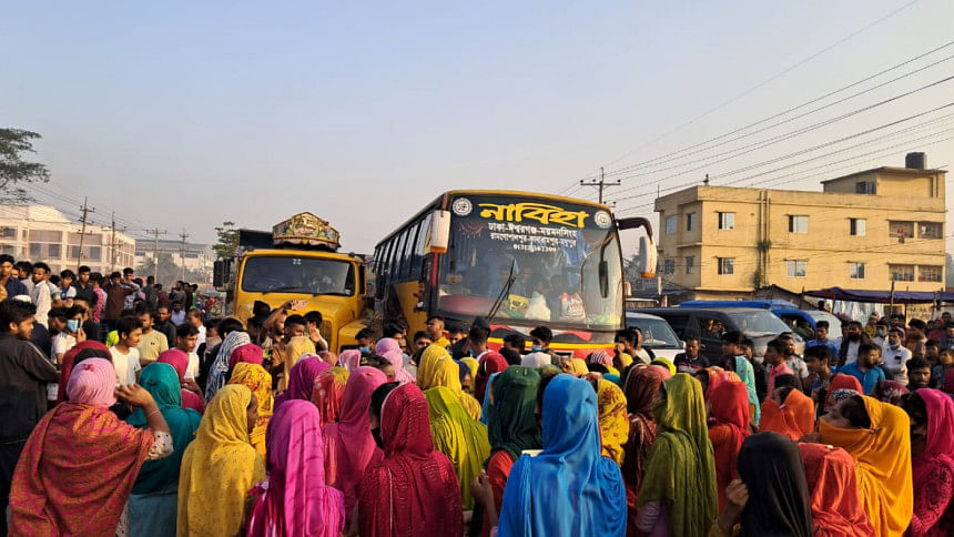 RMG workers block Dhaka-Mymensingh highway; demand salary under new structure