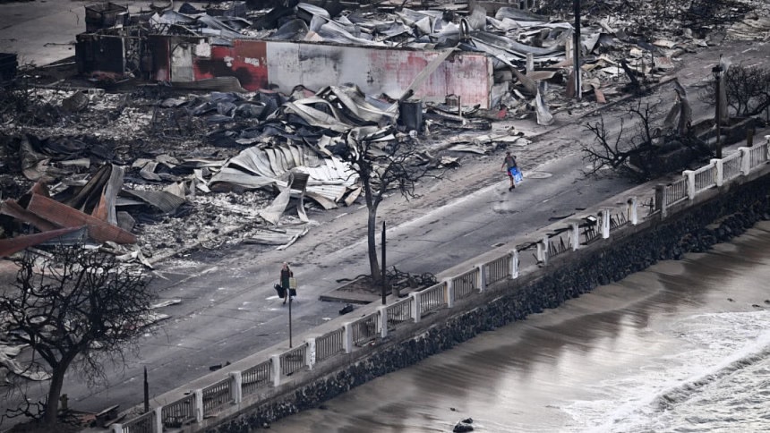 Hawaii starts probe into wildfire handling, as toll hits 67