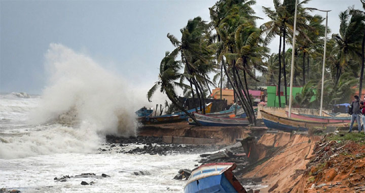 সন্ধ্যার পর গভীর নিম্নচাপটি ঘূর্ণিঝড়ে রূপ নিতে পারে :সাইক্লোন হামুন