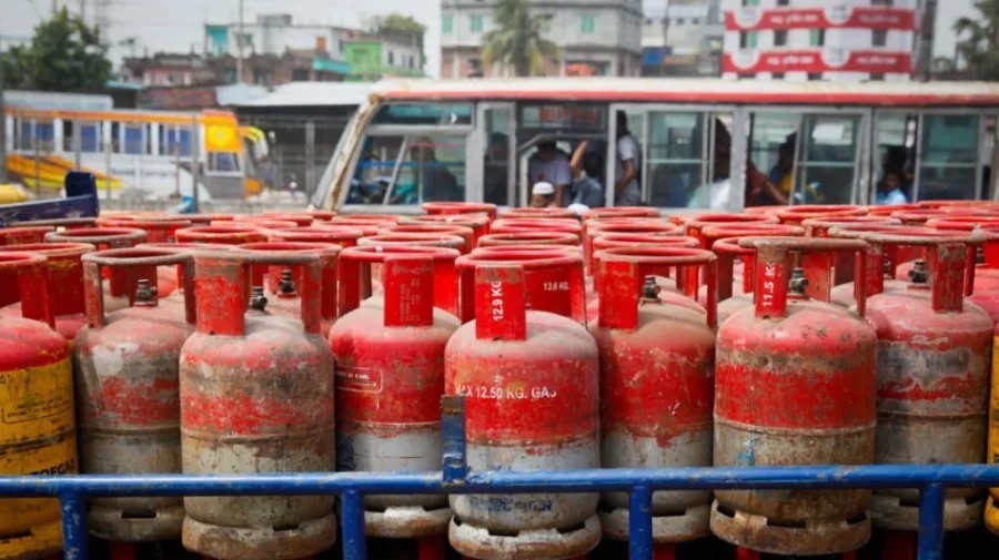 12 kg LPG price slashes by Tk 30, now Tk 1,363