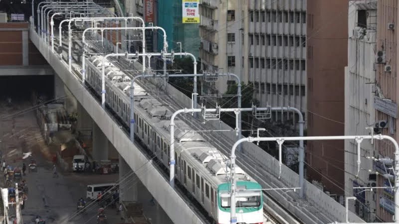 2 arrested for kite flying in metro rail area