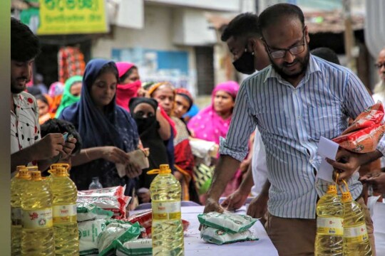 কার্ড ছাড়াও ঢাকায় খোলা ট্রাক থেকে কেনা যাবে নিত্যপণ্য