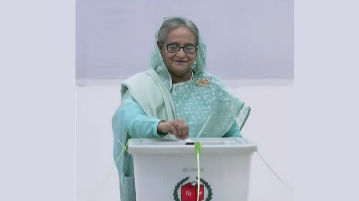 ভোট দিলেন প্রধানমন্ত্রী শেখ হাসিনা