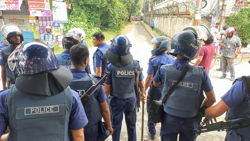 রাজবাড়ীতে পুলিশ-বিএনপি সংঘর্ষ: ২৭০০ জনকে আসামি করে ২ মামলা