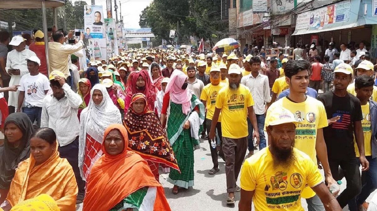 সমাবেশস্থলে প্রধানমন্ত্রী; ১০ কিলোমিটারজুড়ে জনসমুদ্র