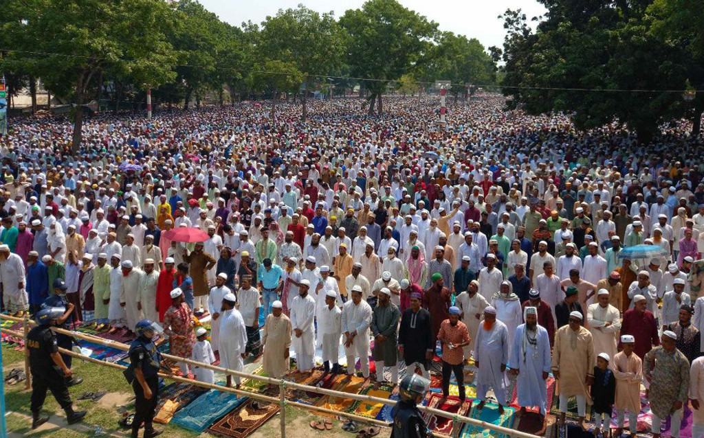 Country‍‍`s largest Eid congregation will take place in Sholakia at 9am