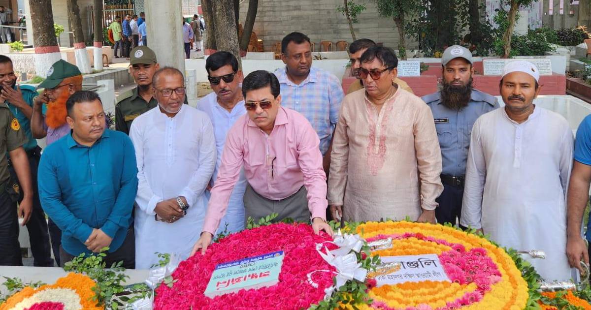 শেখ জামালের ৭১তম জন্মদিনে মেয়র তাপসের শ্রদ্ধা