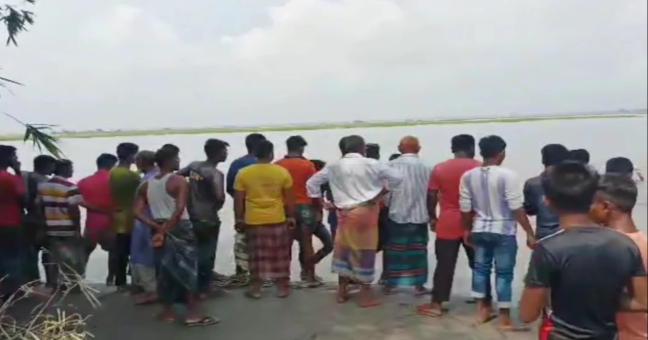 Boat capsize leaves 3 missing in Teesta river