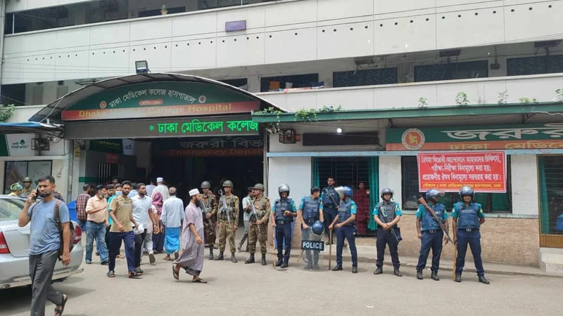 কমপ্লিট শাটডাউন কর্মসূচি স্থগিত করলেন চিকিৎসকরা