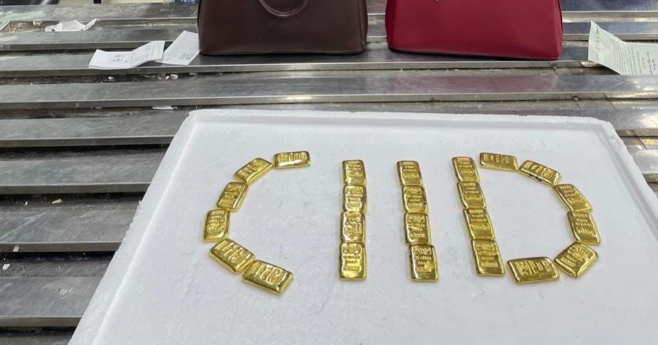 2 women arrested with 24 gold bars at Dhaka airport