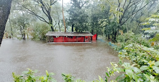 6 lakh people stranded in Lakshmipur