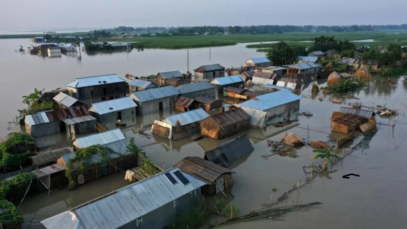 টানা বৃষ্টি: ভারত থেকে পানি ঢোকায় তলিয়ে গেছে ফেনী-কুমিল্লা