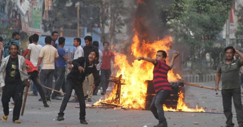 রাস্তায় আন্দোলনের সময় আপনি কী করবেন?