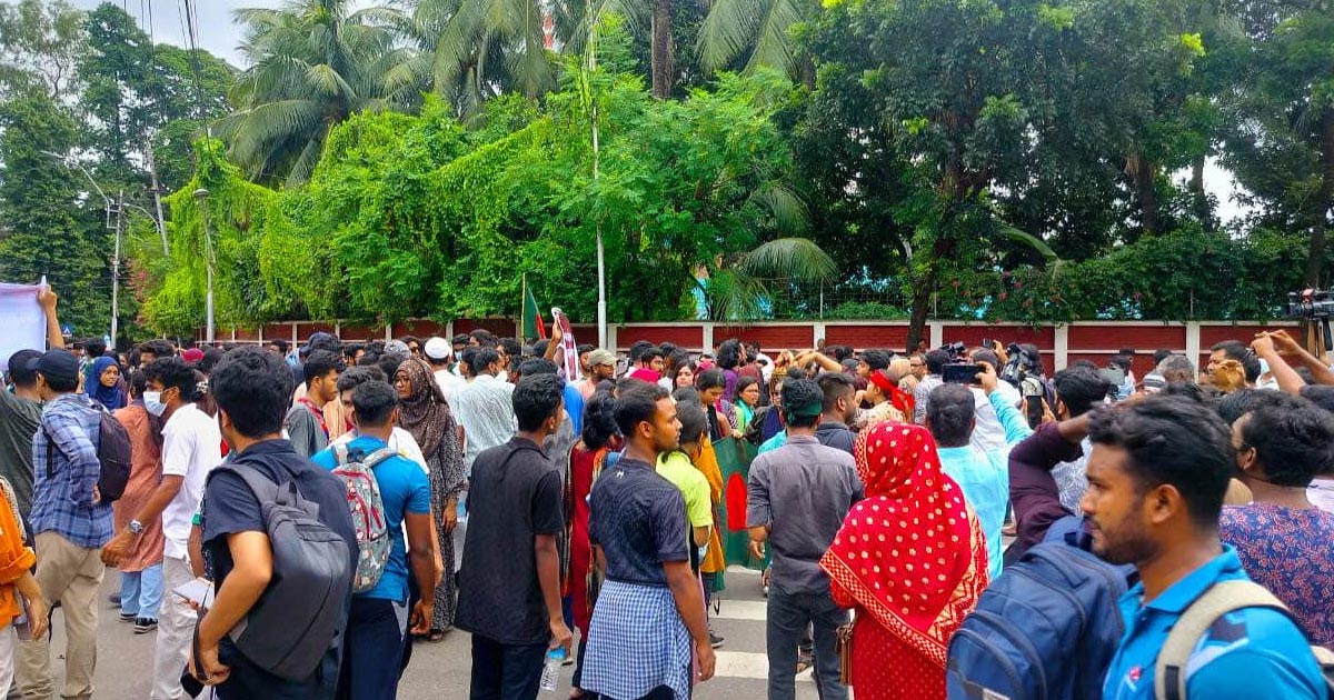 March for Justice: Students and DU teachers stage sit-in at Curzon Hall