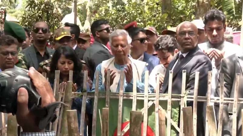 Chief Adviser Dr Yunus visits Abu Sayed’ Rangpur home, condoles family members