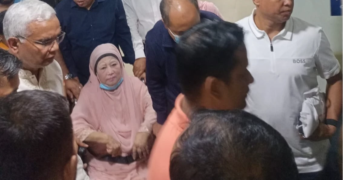 Khaleda returns home from hospital this evening