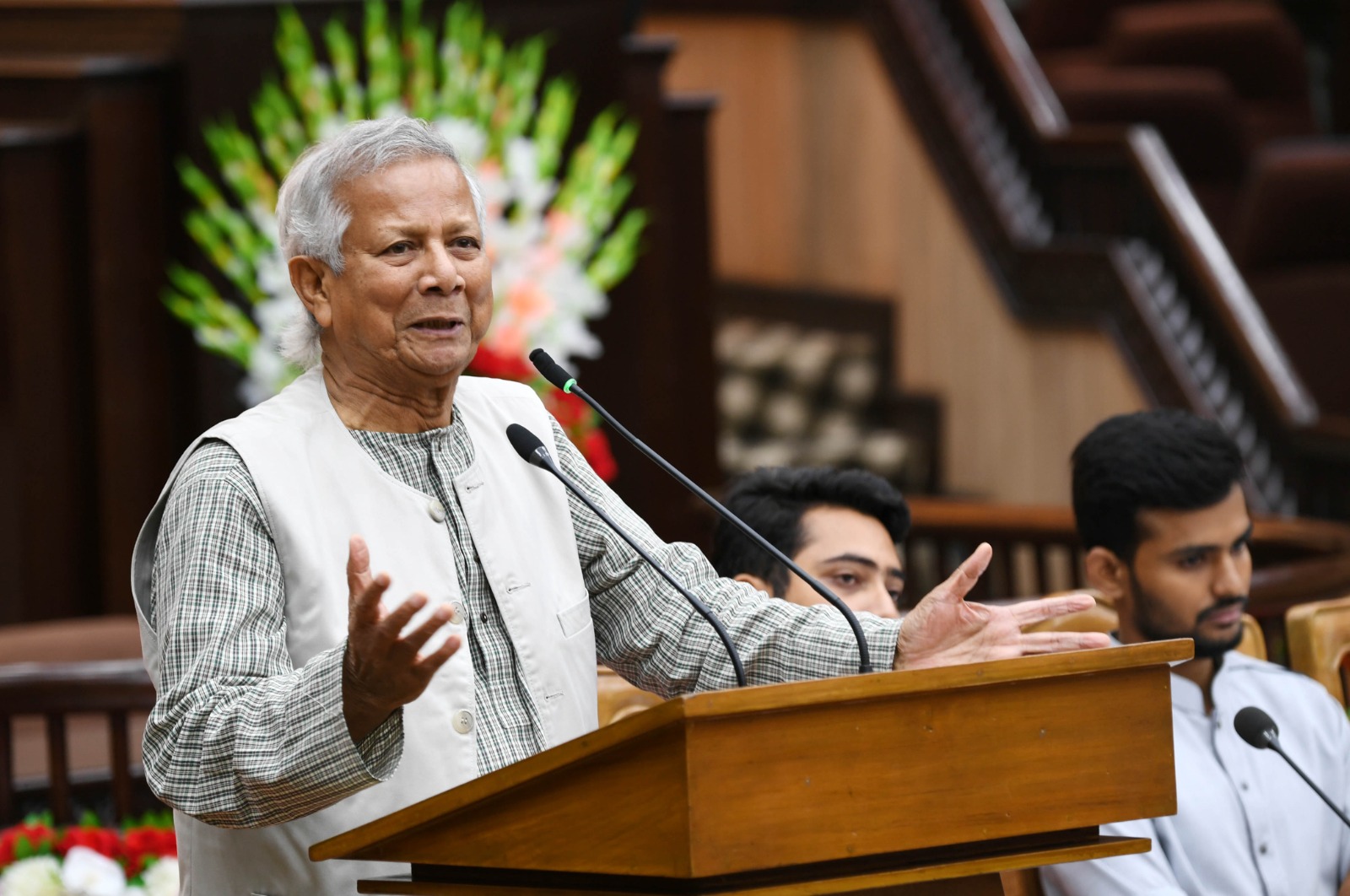 জুলাই বিপ্লবে শহীদদের স্বপ্ন পূরণ করা হবে: ড. ইউনূস