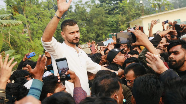 দেশের ক্রাইসিস মুহূর্তে পাশে থাকতে পারিনি : মাশরাফি