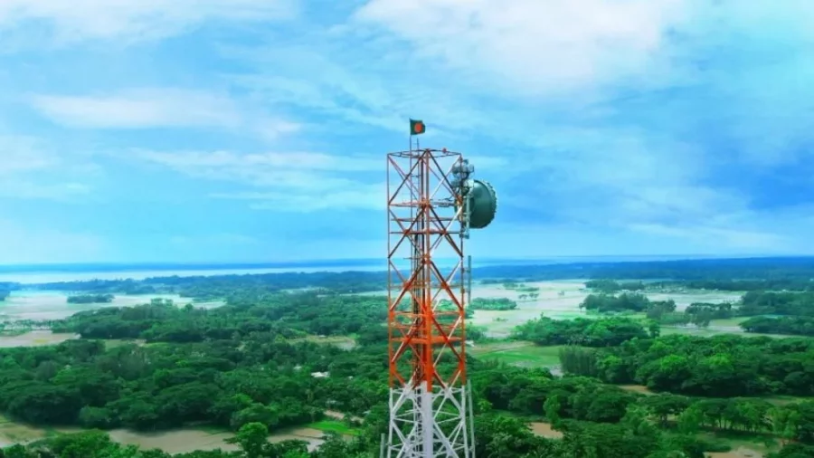 BTRC reports 1235 mobile towers out of order in 10 flood-hit districts