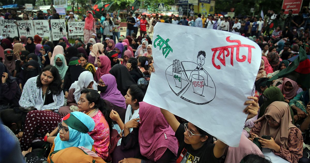 Students gather to protest PM’s  statement