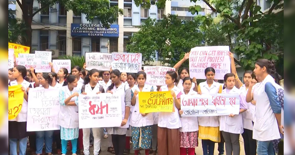 ভারতের হাসপাতালগুলোতে আতঙ্ক নিয়েই কাজ করছেন নারী চিকিৎসকরা