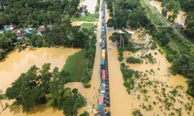 বন্যার কবলে কুমিল্লা, প্রাণ হারালেন ৪ জন