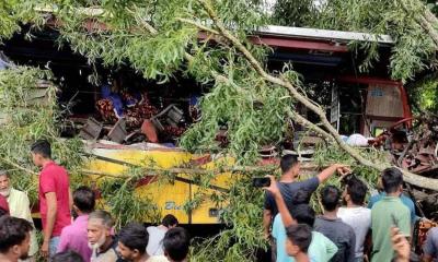 গোপালগঞ্জে বাস-ট্রাকের সংঘর্ষে নিহত ৫