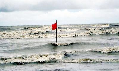 ৪ সমুদ্রেবন্দরে সতর্কতা সংকেত